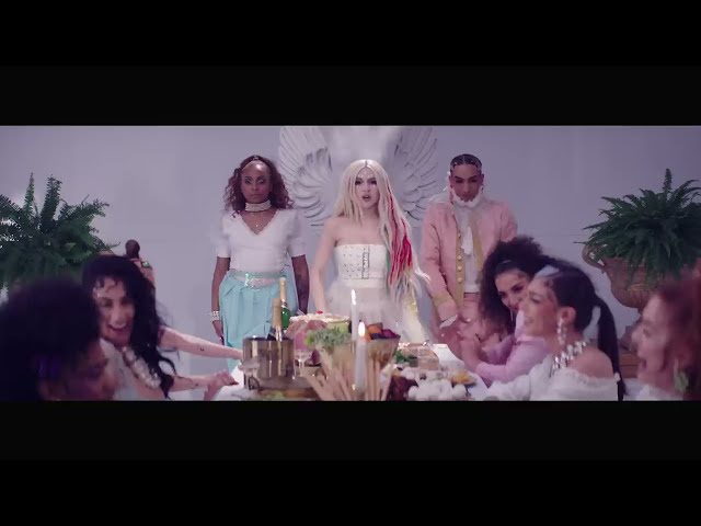 Video zu 'Kings & Queens' ansehen