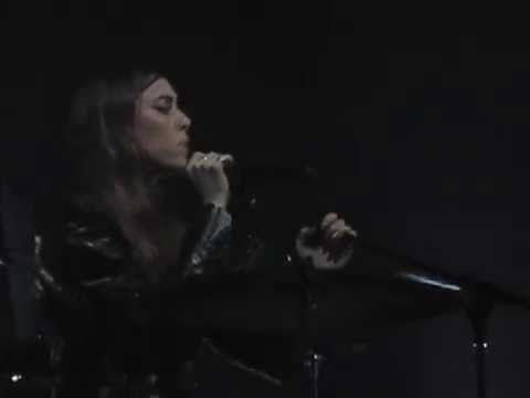 Lykke Li - Hold On, We're Going Home (Live @ Hammersmith Apollo, London, 13/11/14)