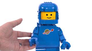 LEGO Up-Scaled Blue Astronaut review! Many small flaws, but still loveable #NotSponsored 40921