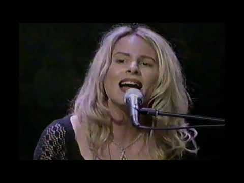 Vonda Shepard ft. Emily Saliers | Baby, Don't You Break My Heart Slow (Live)
