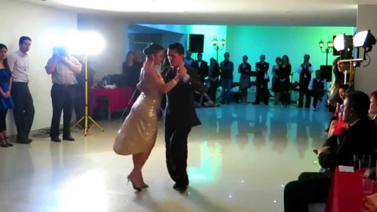 Alexa Yepes & Edwin Espinosa interpretan Loca