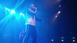 Mondo Marcio canta "Segui la Stella" al Fabrique di Milano