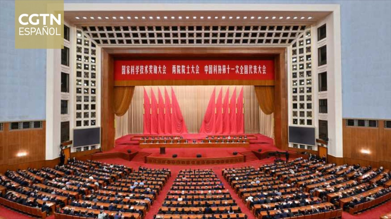 Xi Jinping entrega máximo premio científico-tecnológico de China a dos académicos