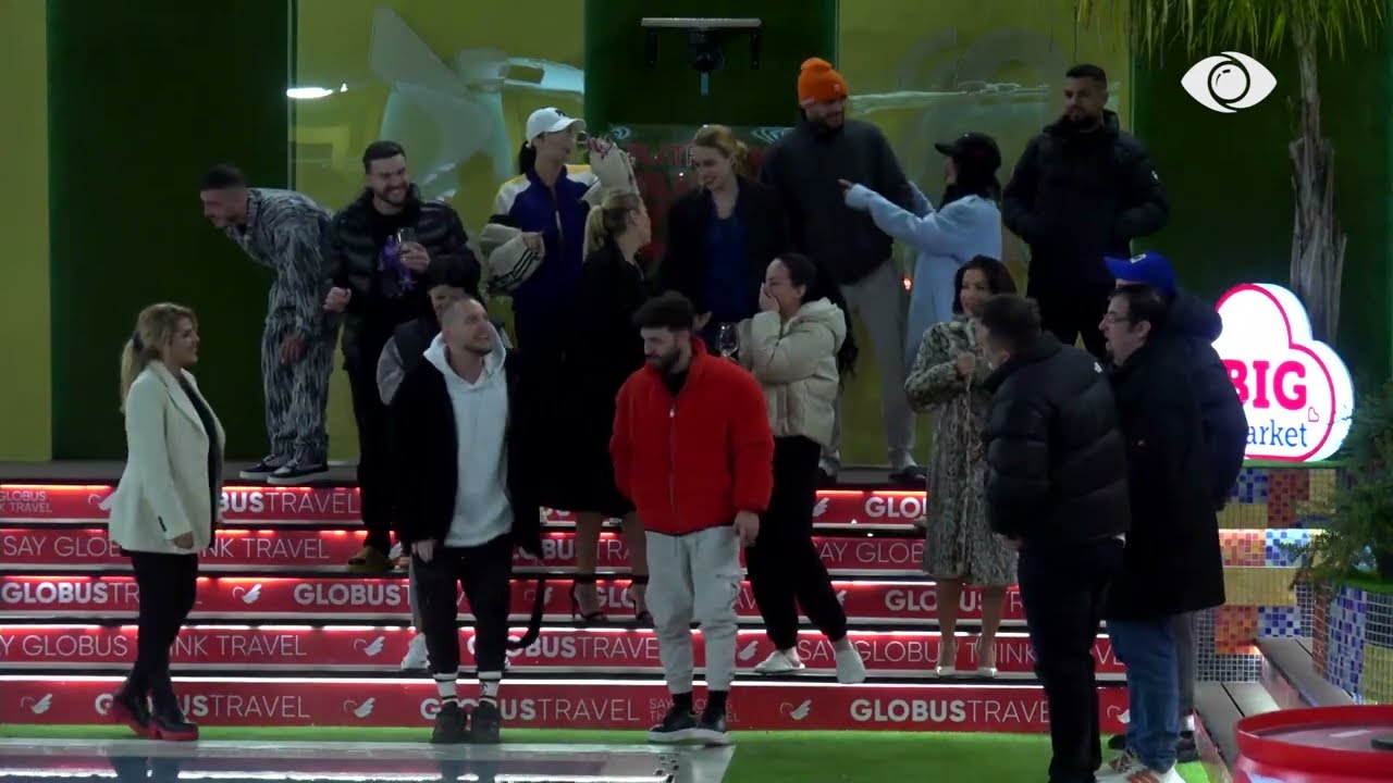 Banorët bëhen të gjithë bashkë, bëjnë koreografinë e këngës së Gazit