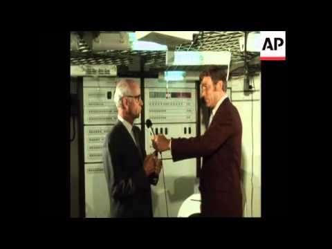 RR7030B AMERICA'S SKYLAB LIVING IN SPACE