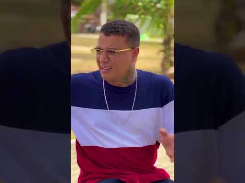 Look at the angry one 🤣