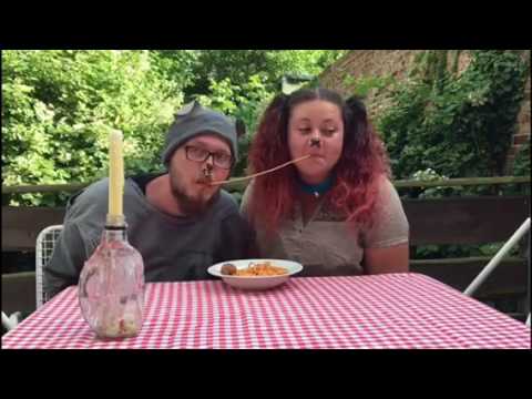 Beispielaufgabe: "Stellt eine Szene aus einem beliebigen Disneyfilm nach"