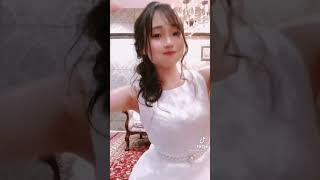 【ポロリ】ウェディングドレスパンチラは貴重