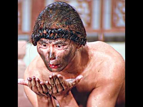 Return to the 36th Chamber(1980) | He wants to wash his hair with the water splashed by a rock🥋🏯💧