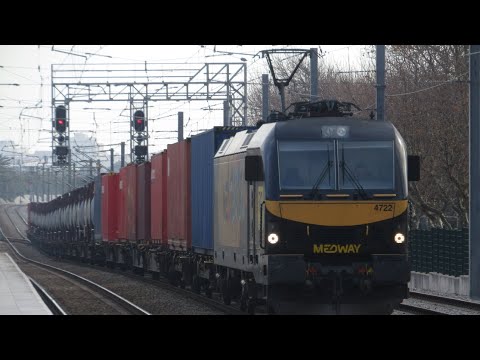 Comboios na Estação de Granja - Medway, Captrain e Comboios de Portugal 