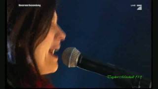 Amy MacDonald Live - Don&#39;t Tell Me That It&#39;s Over