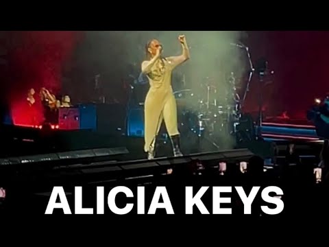 ALICIA KEYS Sweet Dreams (Eurythmics Cover) x In Common  (Kaskade remix) Toronto 2023