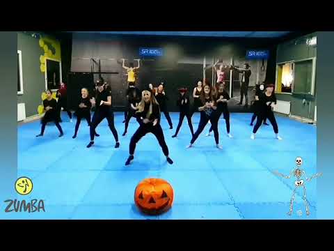 Zumba Fitness Mila i Ratko - This is Halloween - Dance Remix  #halloween #zumbafitness