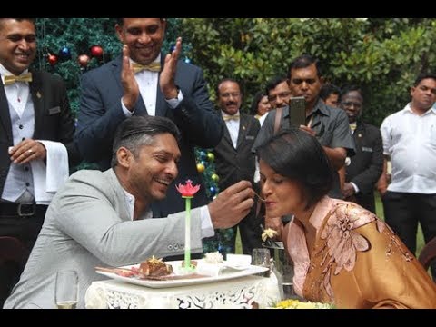 Rs.3.8 Million Dessert Presented To Sangakkra & Wife | මිලියන 3.8 ක් වටින සංගාට දුන් කේක් අතුරුපස