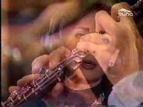 Andrea Rost sings Ah, ich fühl's