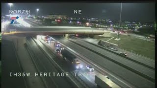 Southbound lanes of I-35W closed at Heritage Trace Parkway following wreck