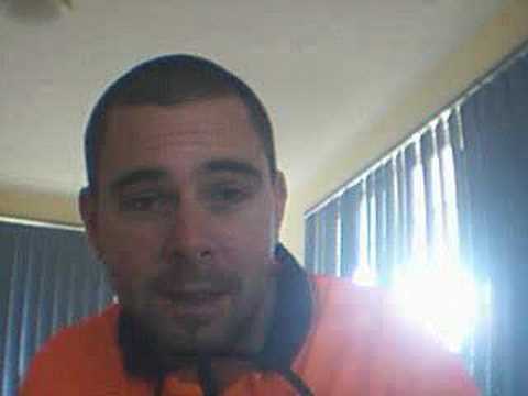 Re: manualist plays the entertainer on his hands!