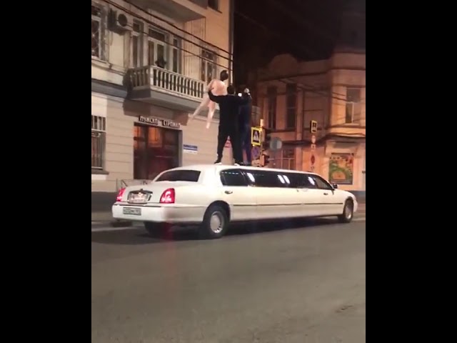 Линкольн машина гробовозка. Везет не лимузин меня в последний. Роллс ройс катафалк. Везет не лимузин меня в последний. Мерседес 124 катафалк.