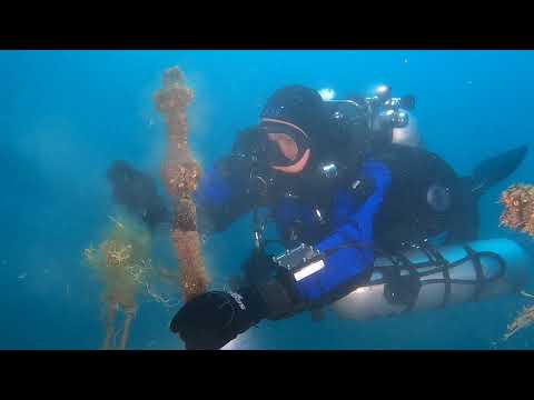 Cleaning  the mystery "Partizan" wreck