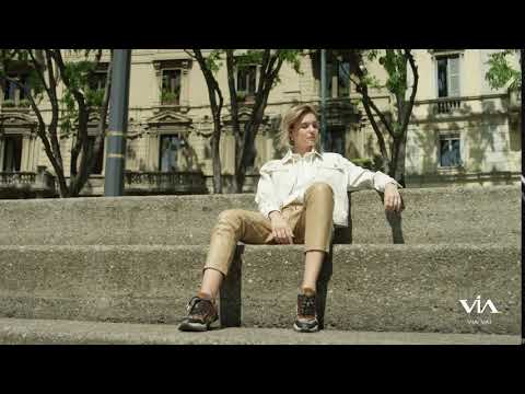 download lagu mp3 mp4 Via Vai Schoenen, download lagu Via Vai Schoenen gratis, unduh video klip Via Vai Schoenen