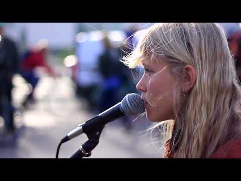 Alice Phoebe Lou - I Can't Get No (Satisfaction)