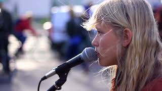 Alice Phoebe Lou - I Can&#39;t Get No (Satisfaction)