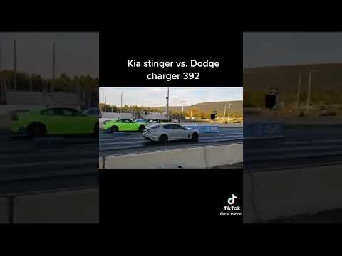 kia stinger vs dodge 1/4 mile