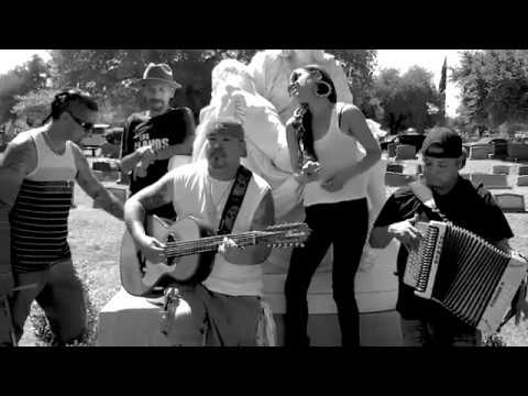 Briana ft. Los Clavos del Wesso - Amor Eterno