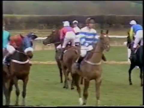 1982 Triumph Hurdle Cheltenham extended footage
