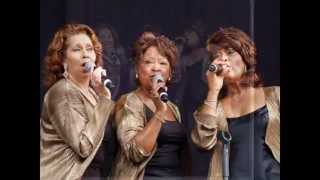 The Three Degrees - Live at London's Cafe Royal