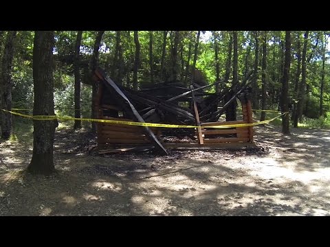 E Dogji Shtëpizën Komunale, Dorëzohet në Polici