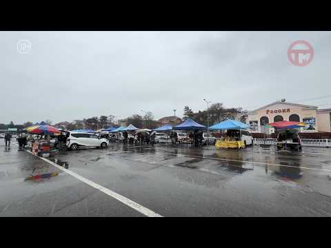 Мясо, рыбу, домашние закрутки, куличи и многое другое можно найти на центральной площади Уссурийска