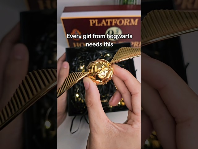 Vídeo relacionado con Harry Potter Snitch Dorada Unisex Set de Pendientes Plateado Plata De Ley
