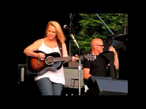 Mary Chapin Carpenter - Halley Came to Jackson
