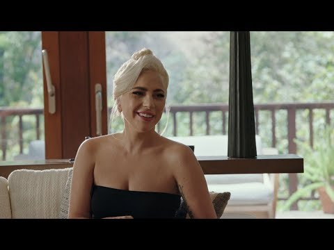 A Star Is Born (Featurette 'Creating the Sound: Finding Ally’s Voice')