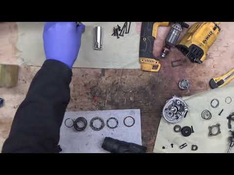 Perforatorius DeWalt D25133K 2,6J video