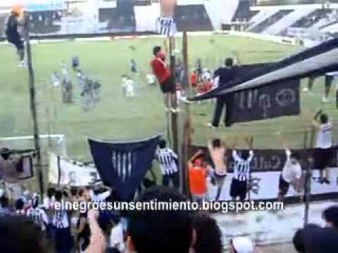 "La hinchada de Chaco For Ever Vs Gimnasia Y Tiro De Salta 2011" Barra: Los Negritos &bull; Club: Chaco For Ever
