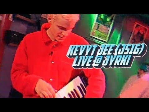 Kevyt Jee (JS16) - Tämmöttis Biisi (Live @ Jyrki)