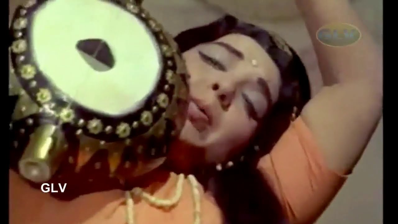 Gangaiyile Song Lyrics | Raja 1972 Film | P. Susheela, Chorus