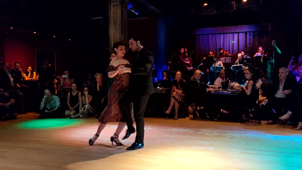 Marco Nodari y Claudia Cavagnini "Papelitos para recordar"@Milonga la Comedia (Buenos Aires) 1-5