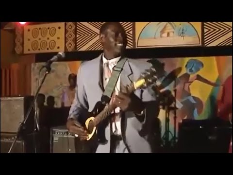 Ali Farka Touré performs 'Diaraby' at a wedding