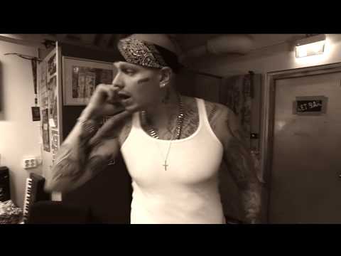 KASPER VEE - REISSUMIES (MUSAVIDEO)