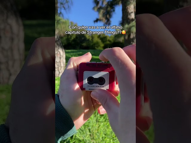 Vídeo relacionado con ZXTGBQ Llavero Unisex, Planta Carnívora y diseño de Vecna, Llaveros Metálicos Esmaltados para Fans Colección Regalo