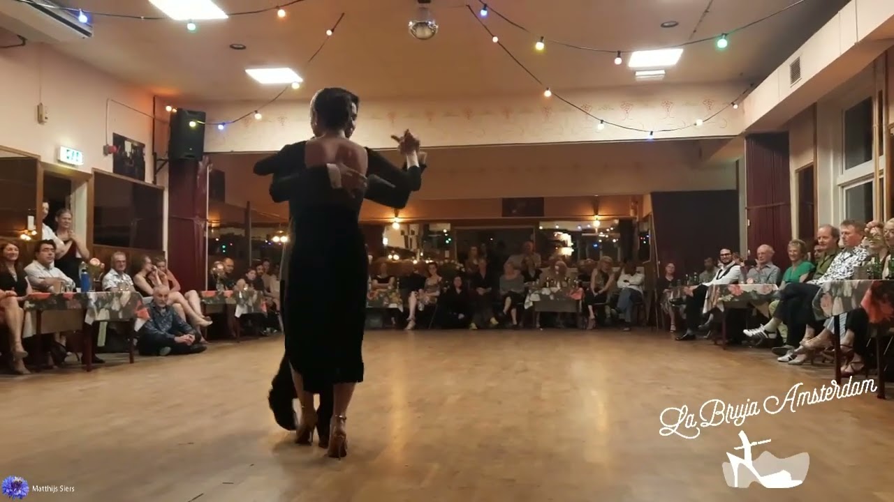 Video thumbnail for Victoria Olivella y Agustin Rojas - Despues de quererla tanto - Francisco Canaro y Ernesto Fama