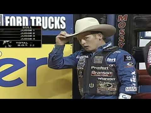 Red Man bucks Chris Shivers - 06 PBR Finals