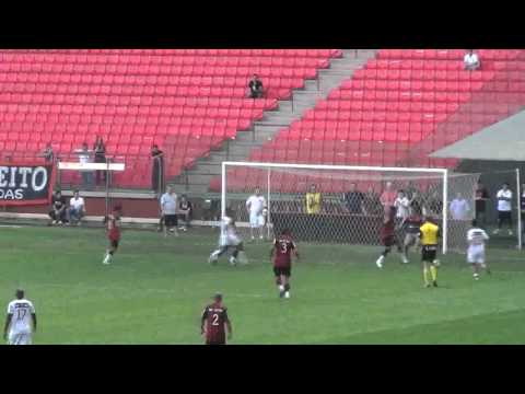 Ricardo Pinto defendendo o pênalti cobrado por Alex Mineiro - Atlético-PR 1995 x 2001 - 18_12_2011