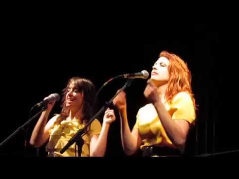 Nouvelle Vague - Bizarre Love Triangle * Liset Alea and Elodie Frégé singing acapella*