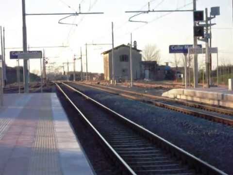 Stazione di Colle Mattia -  FS 464 002  livrea Leonardo Express