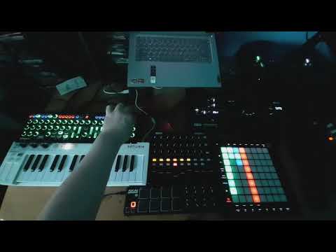 studio jam 001 #ableton live#roland system 1m #korg minilogue xd