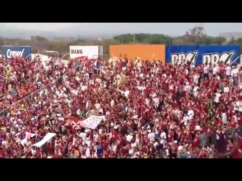 "Saprissa - Malajuela/ Recibimiento (bengalas de humo)" Barra: Ultra Morada • Club: Saprissa • País: Costa Rica